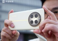 真我12 Pro+上手体验：中端机型也拼起了影像能力|界面新闻 · 科技